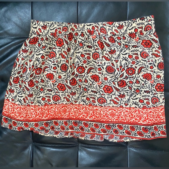 Forever 21 Red and Black Floral Skirt - Picture 6 of 9